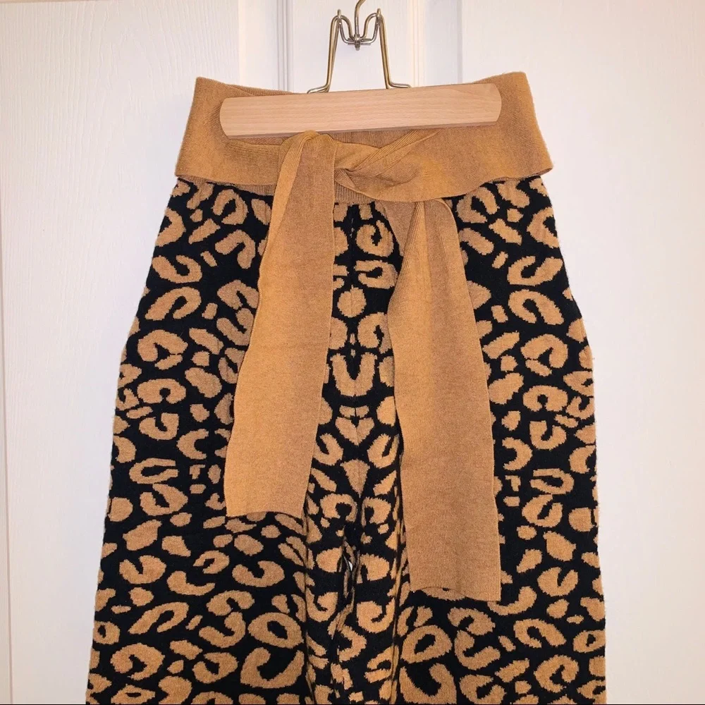 NWT THML Leopard Knit Wide Leg Tie Cropped Pants - Picture 4 of 14